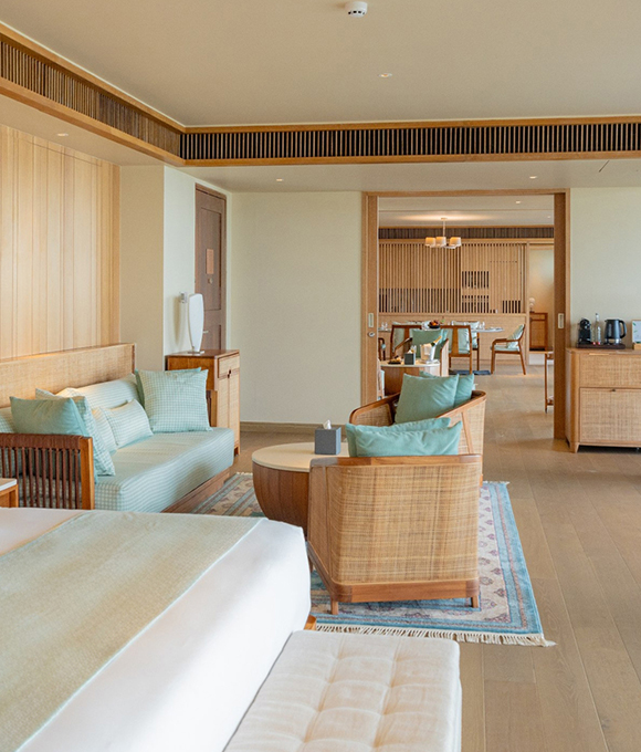 feature-three-bedroom-beach-retreat-with-private-pool
